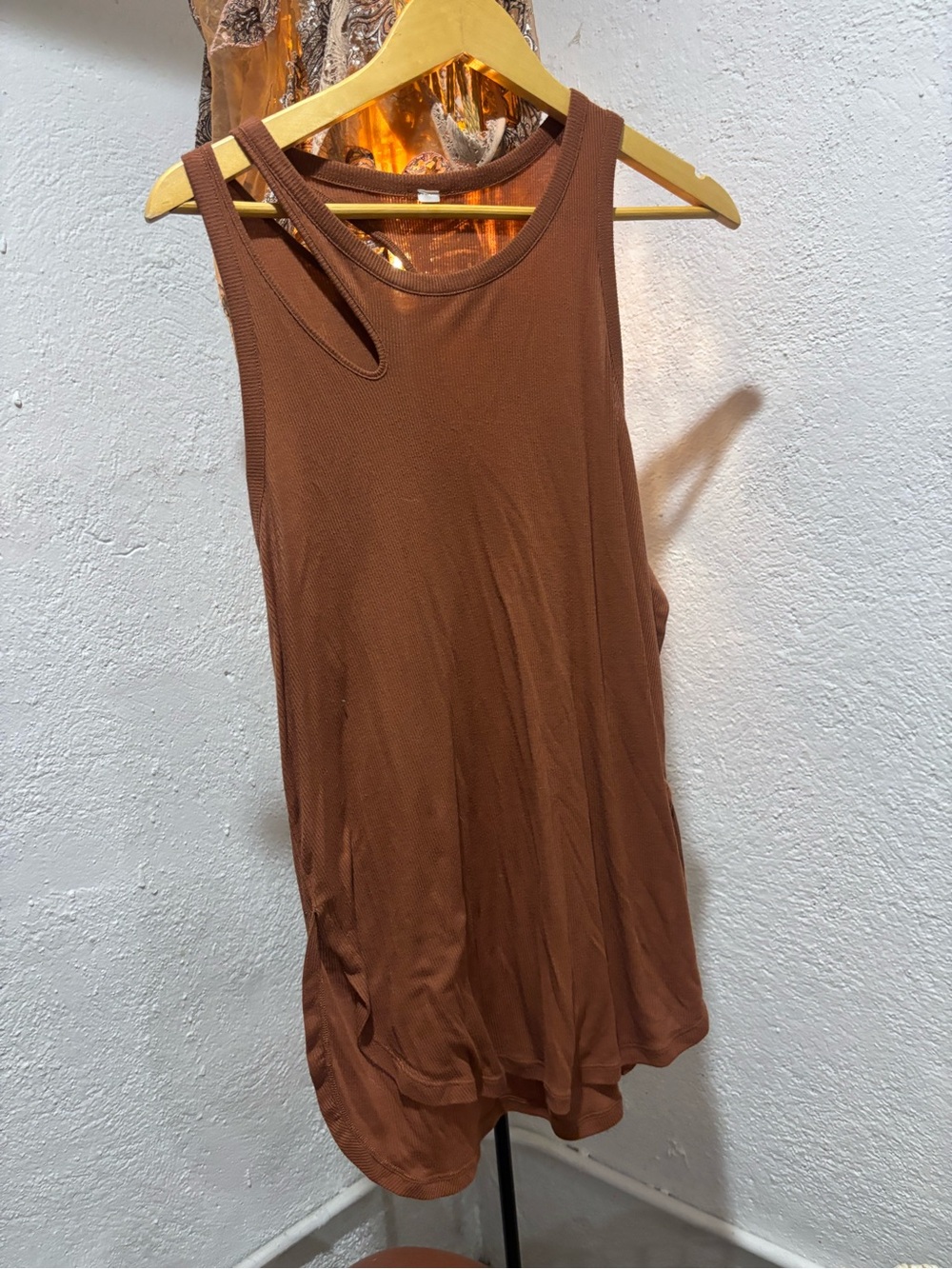 ALO Yoga Brown Asymmetric One-Shoulder Tank